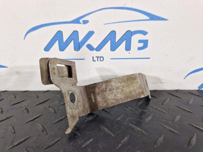 11-19 MERCEDES BENZ ML W166 FRONT CENTER SHIELD HOLDER MOUNT BRACKET A1665240240