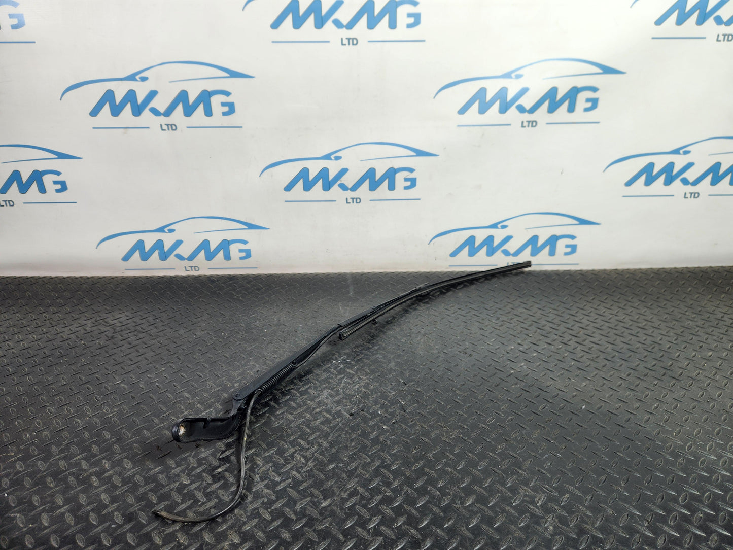 Mercedes-Benz Sprinter W907 Standard Cargo Van Front Left Wiper Arm A9108203500