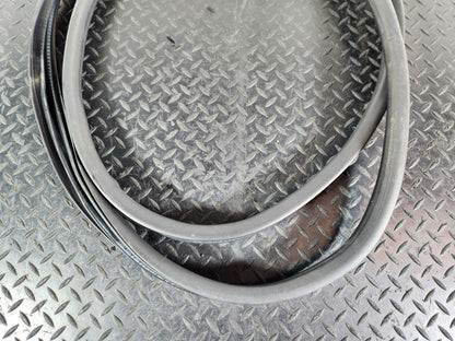 11-19 MERCEDES ML W166 OEM FRONT LEFT OR RIGHT SIDE DOOR RUBBER SEAL A1666970051