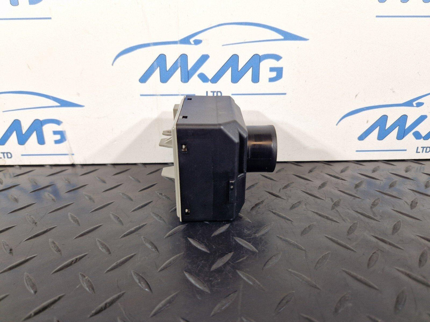 14-19 MERCEDES GLA X156 IGNITION SWITCH LOCK CONTROL UNIT MODULE A2469055003