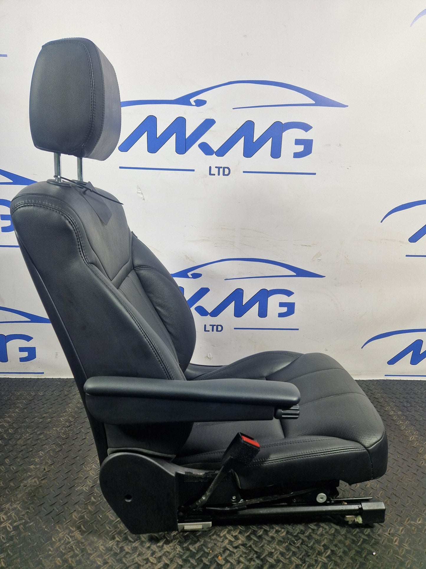 LAND ROVER DISCOVERY 5 L462 LEATHER SEAT FRONT LEFT PASSENGER SIDE