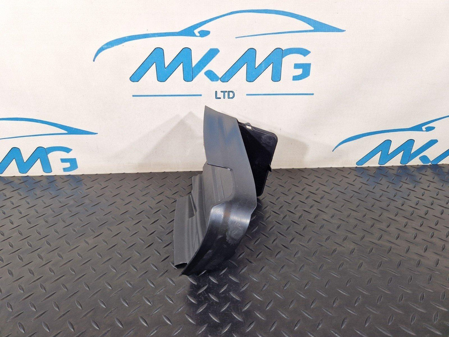 10-13 BMW X5 E70 LCI FRONT RIGHT O/S BRAKE AIR DUCT COVER 8048772