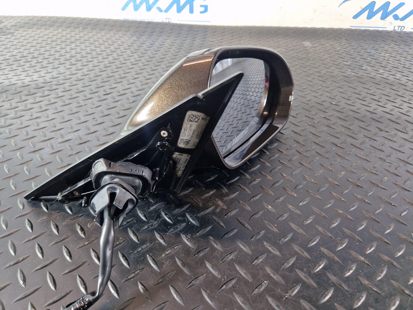 Audi A6 Allroad C7 front Right o/s Door wing Mirror manual fold (damaged)