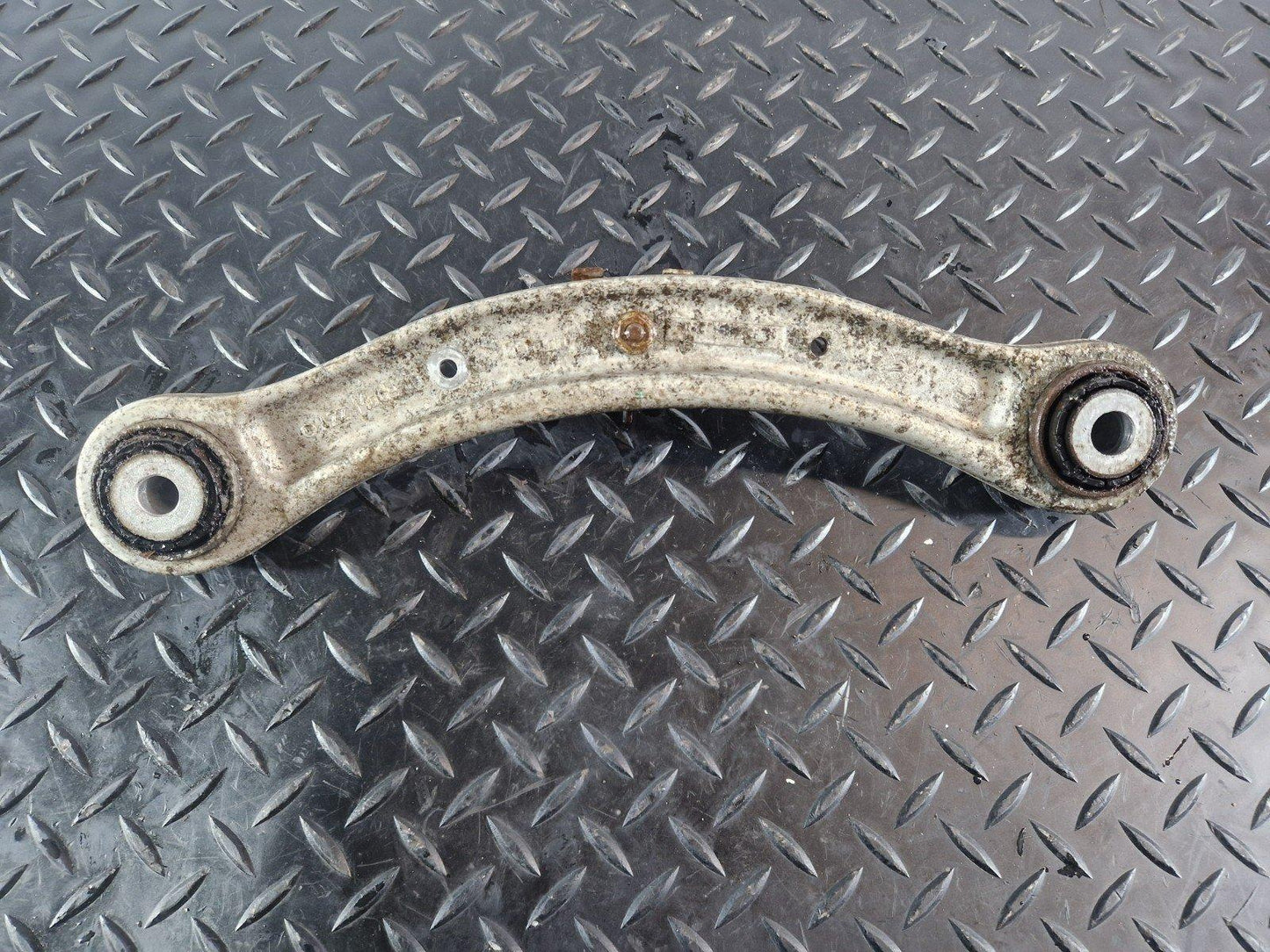 10-15 AUDI Q7 4L REAR UPPER CONTROL ARM FITS LEFT & RIGHT 7L0505375A