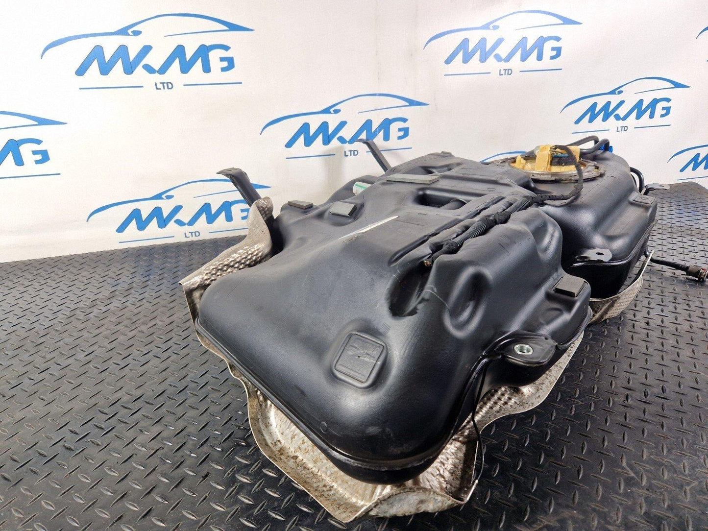18-ON MERCEDES BENZ A CLASS W177 LINE DIESEL FUEL TANK WITH PUMP A2474701500