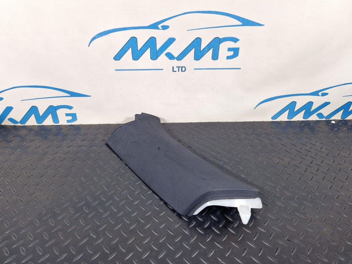 16-19 AUDI A4 AVANT B9 S-LINE GENUINE RIGHT REAR C PILLAR TRIM 8W9867288A
