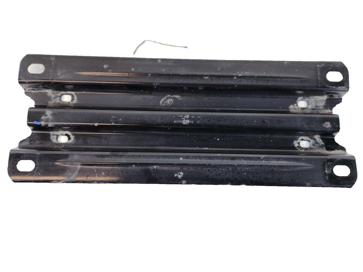 19-ON MERCEDES BENZ B CLASS W247 UNDERBODY PANEL MOUNT BRACKET A1776161900