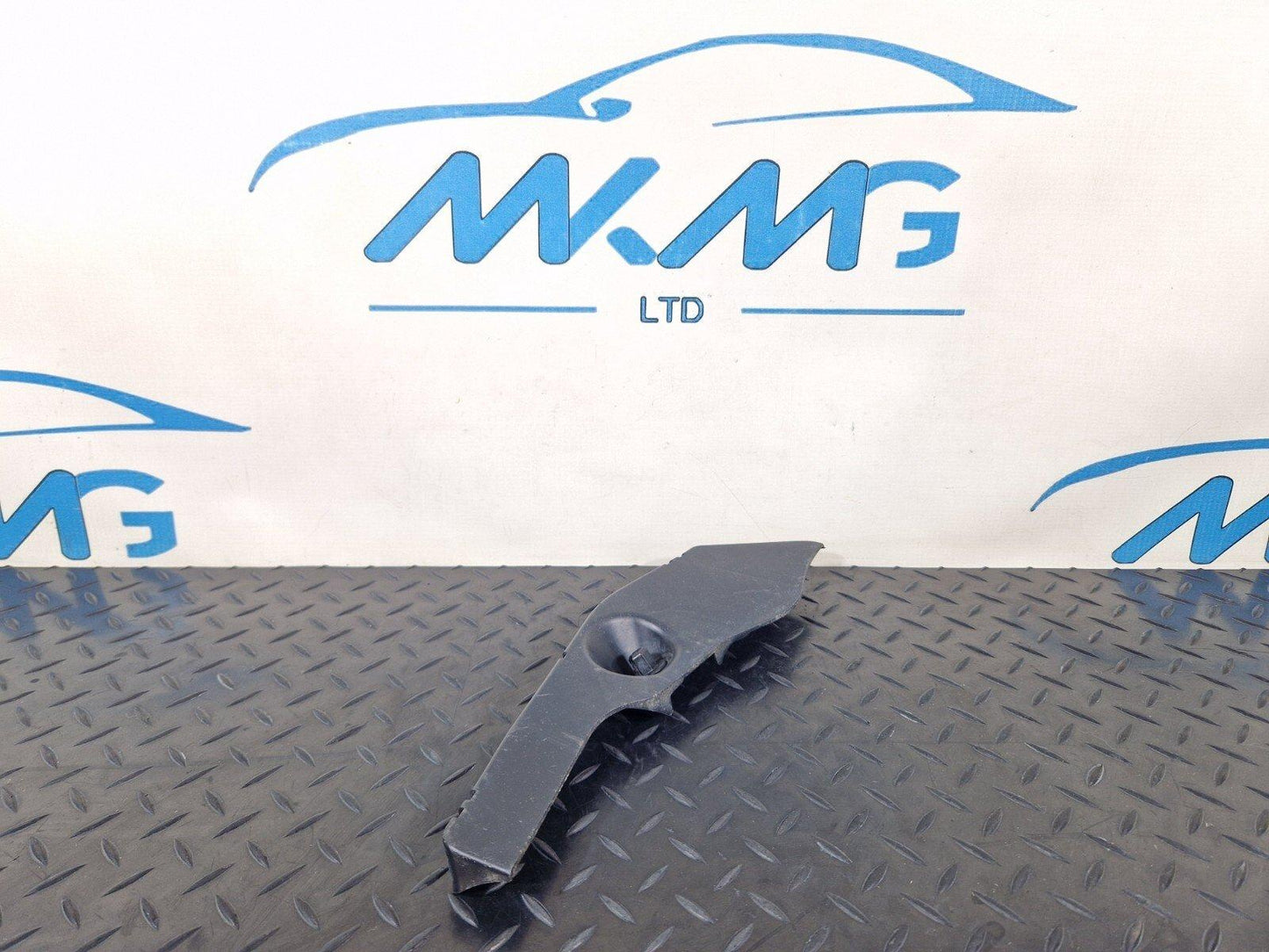 16-19 AUDI A4 B9 REAR RIGHT UNDERBODY SPLASH GUARD SHIELD COVER OEM 8W0825214