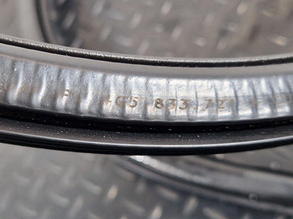 12-18 AUDI A6 C7 REAR LEFT DOOR RUBBER SEAL FITS BOTH LEFT OR RIGHT 4G5833721A