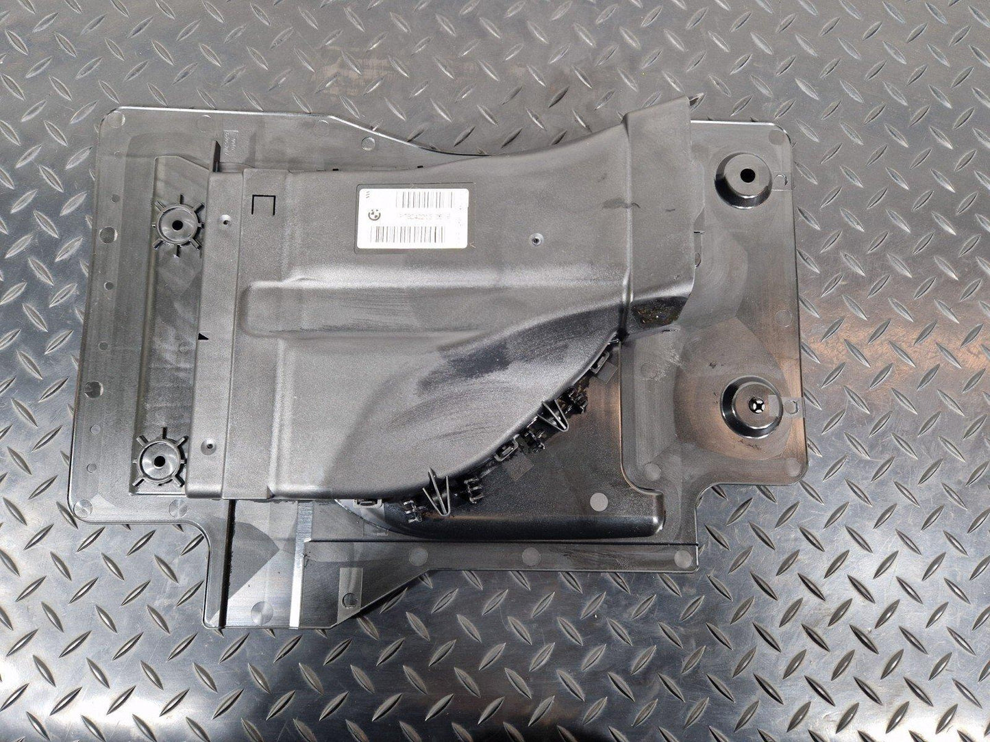 11-18 BMW 6 SERIES F06 AIR DUCT REAR CABIN BOTTOM RIGHT 9242213