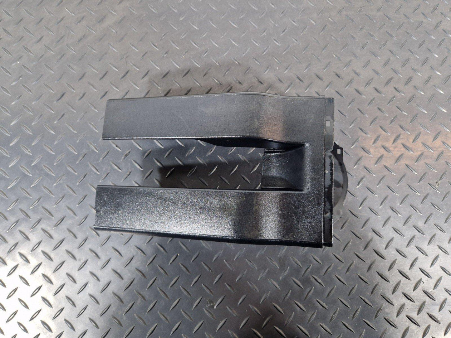 18-ON MERCEDES BENZ SPRINTER W907 W910 STEERING COLUMN SURROUND TRIM A9079003702