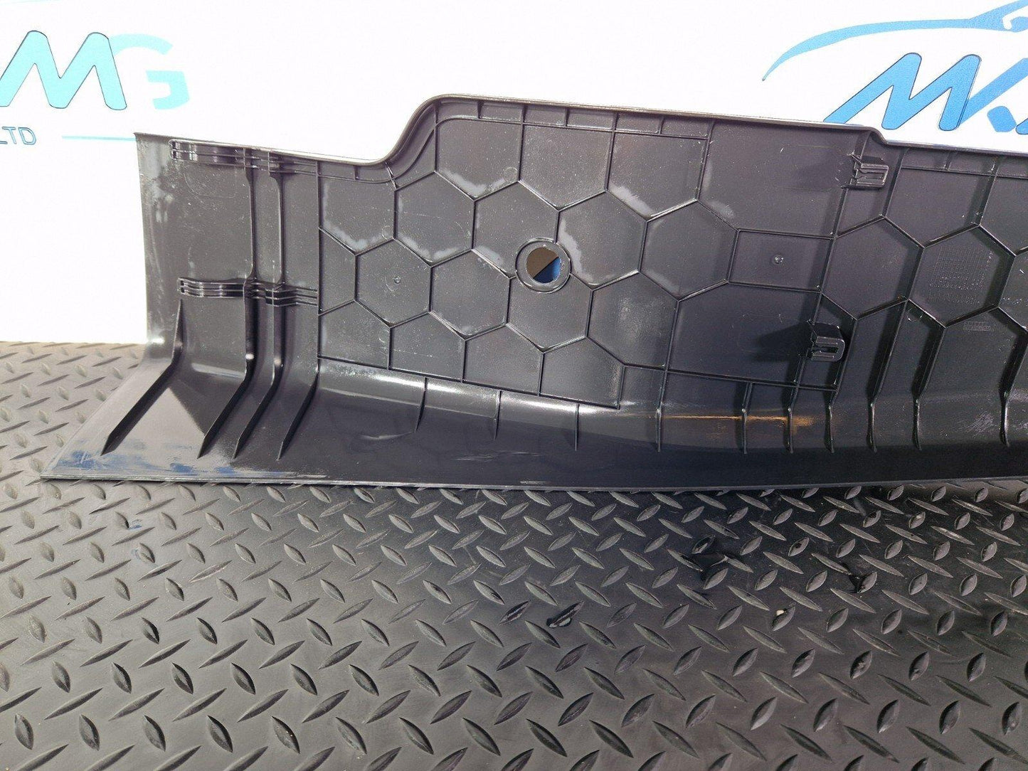 18ON MERCEDES BENZ SPRINTER W907 W910 RIGHT SIDE B PILLAR TRIM COVER A9076905200