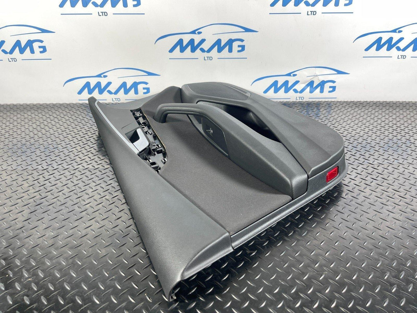 16-19 AUDI A4 B9 AVANT GENUINE FRONT PASSENGER SIDE DOOR CARD PANEL 8W0867133