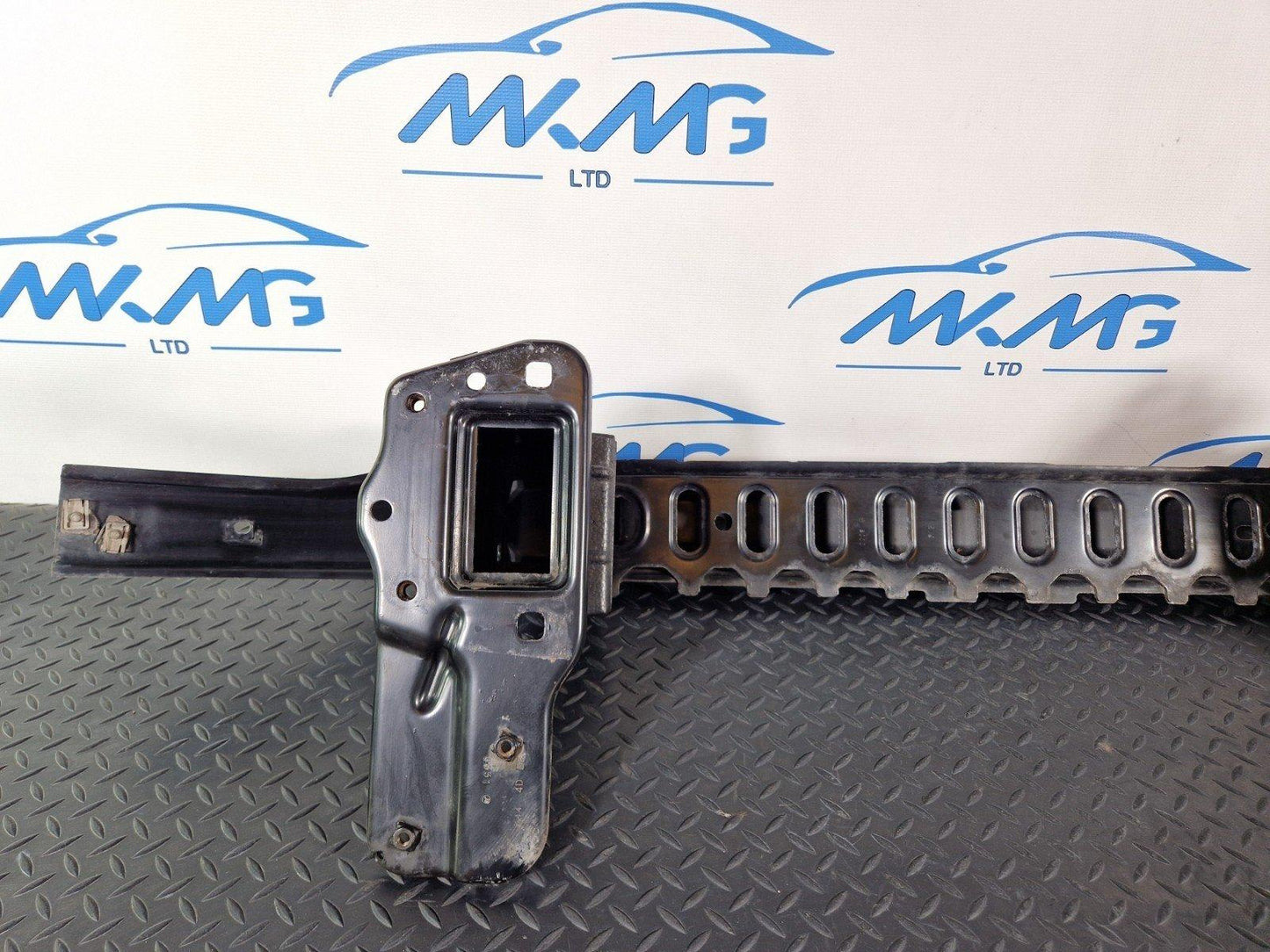 11-19 MERCEDES BENZ ML W166 GENUINE FRONT REINFORCEMENT CRASH BAR A1666204701