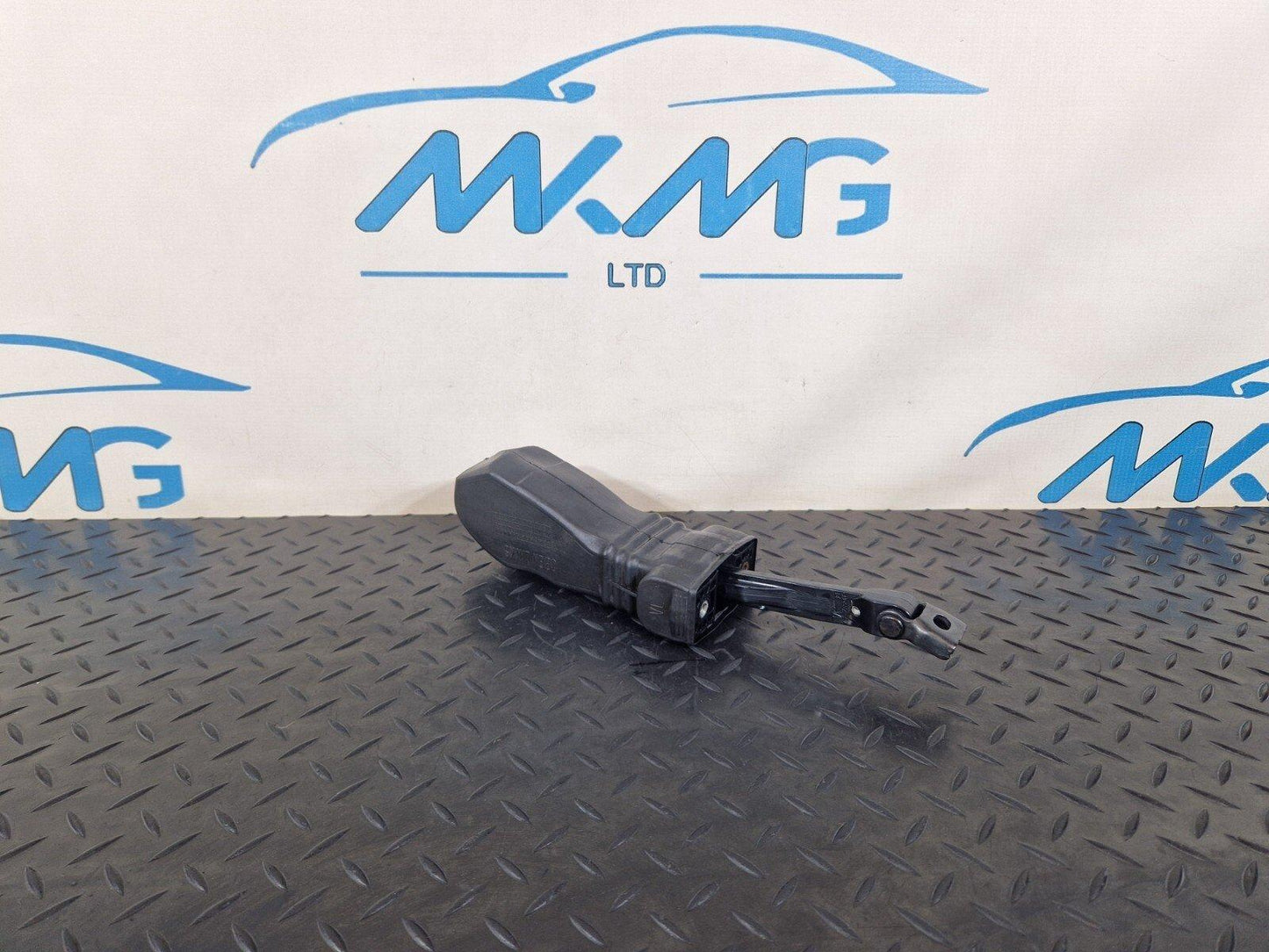 10-17 AUDI A8 4H FRONT DOOR CATCH FITS LEFT & RIGHT 4H0837267