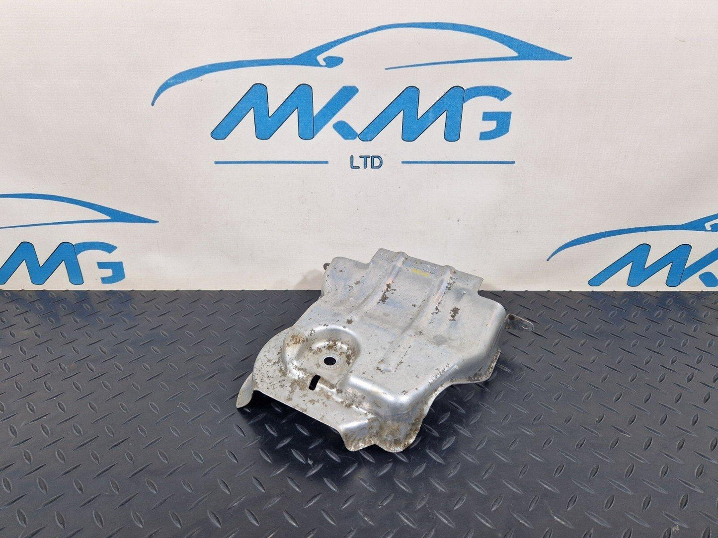 14-21 MERCEDES BENZ C200d W205 OEM RIGHT ENGINE PROTECTION SHIELD A2052410734