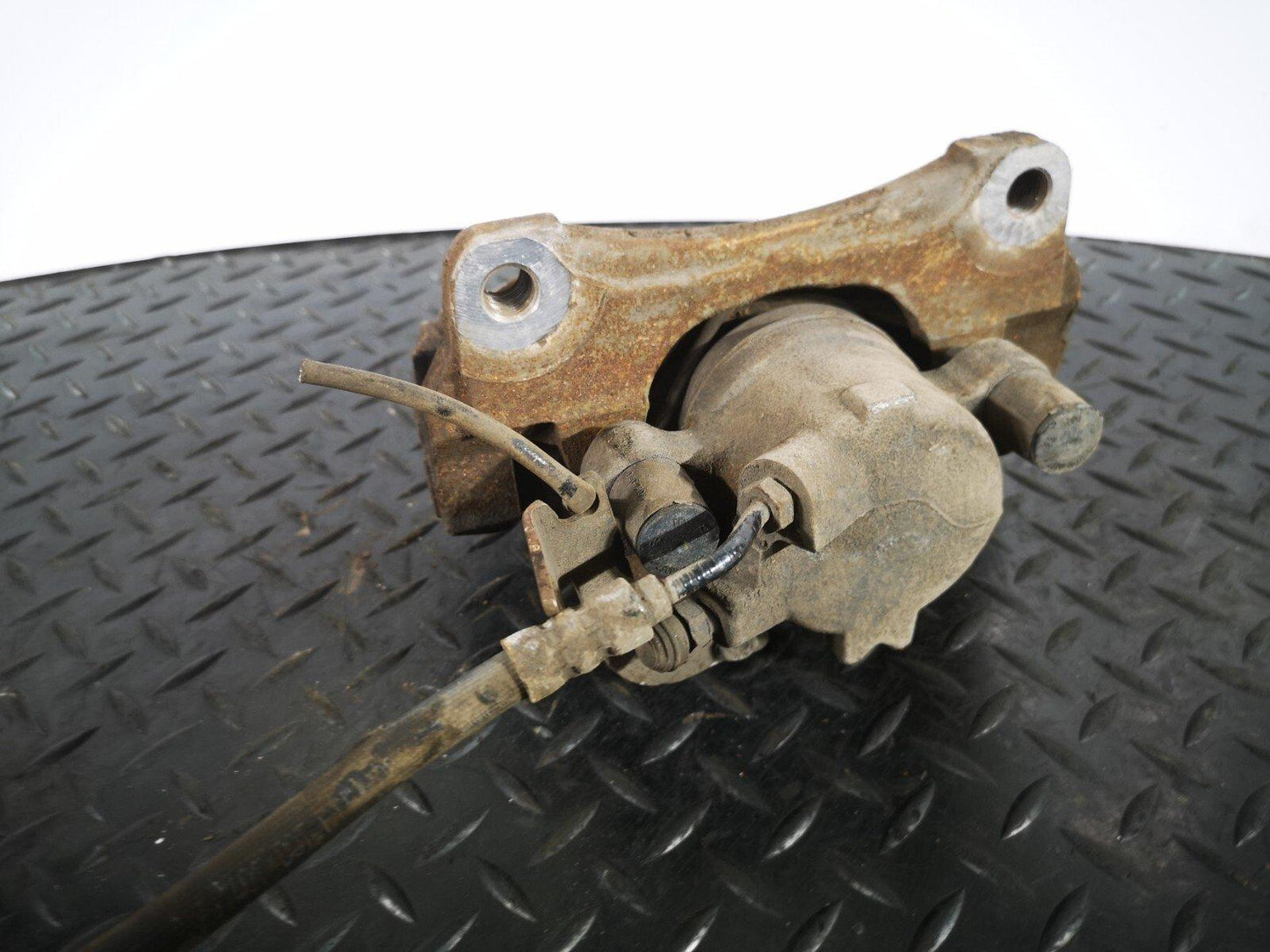 16-19 AUDI A4 B9 S-LINE GENUINE 1.4 TFSI FRONT LEFT N/S BRAKE CALLIPER 8W05BQ