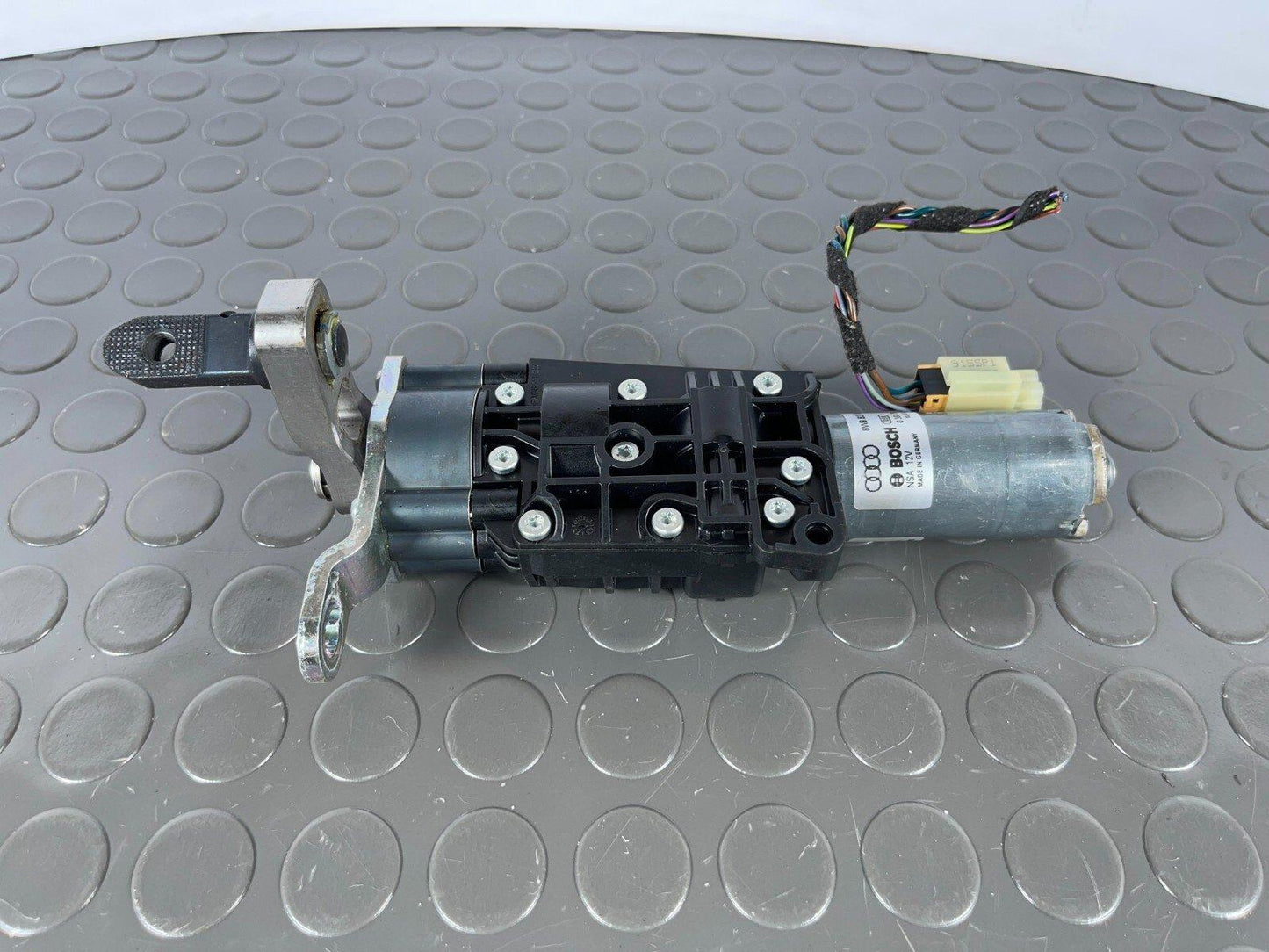 16-19 AUDI A4 B9 ESTATE GENUINE REAR LEFT TAILGATE LIFT MOTOR 8W9827851A
