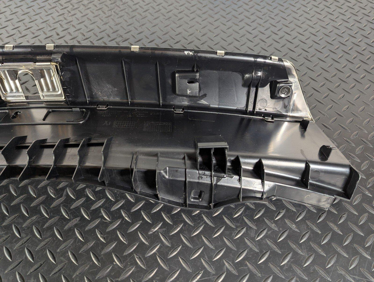 10-17 AUDI A8 4H REAR BOOT CHROME LOADING COVER PANEL TRIM 4H0863471