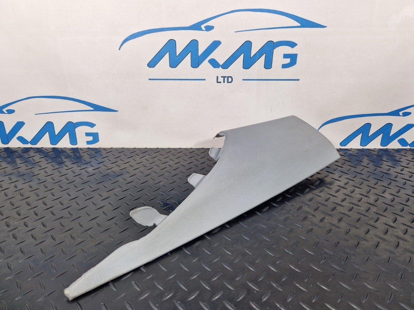 16-19 AUDI A4 B9 SALOON GENUINE REAR RIGHT O/S C-PILLAR TRIM COVER 8W5867246