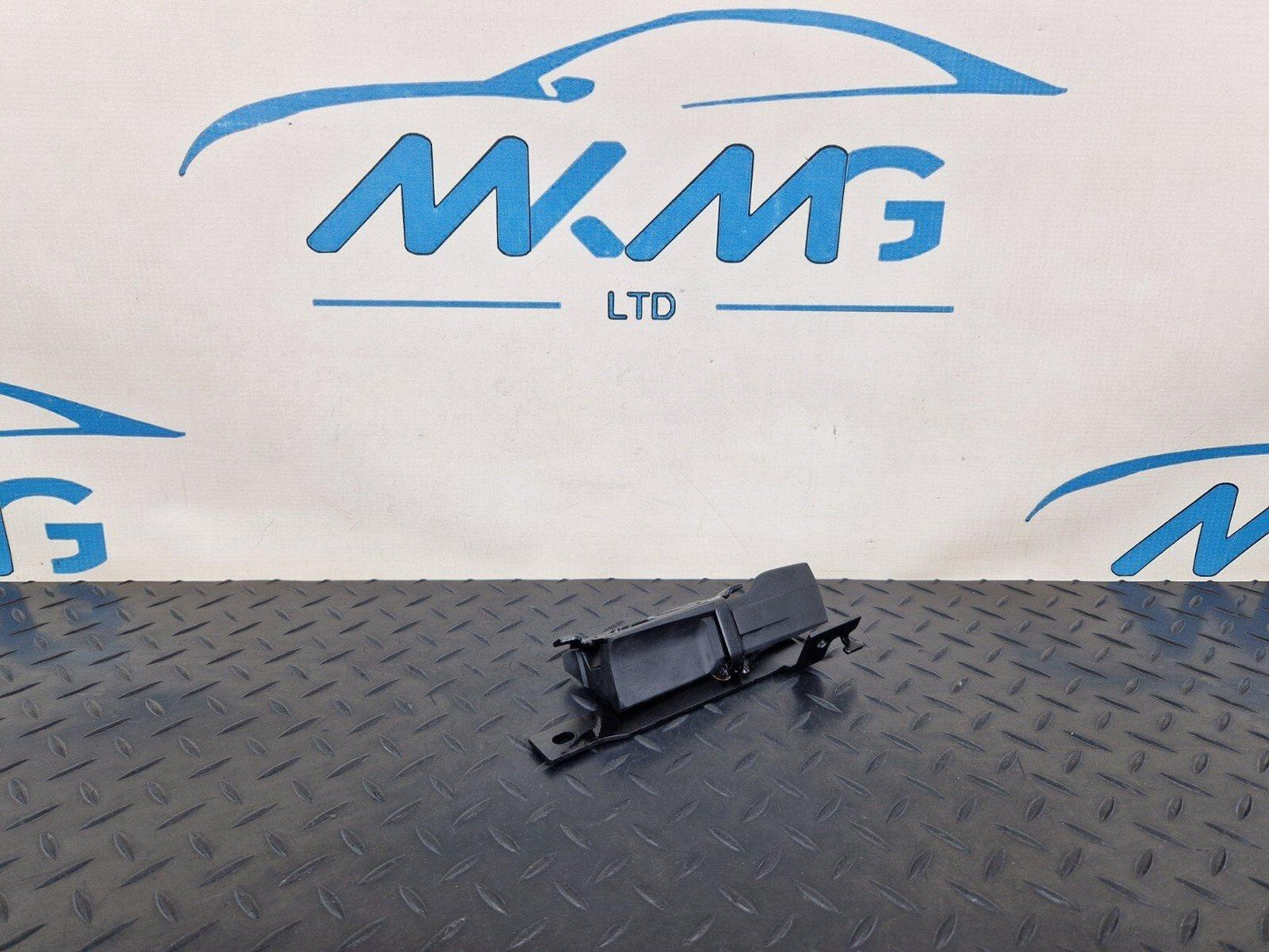 14-21 MERCEDES C220d W205 OEM BOOT TRUNK LEFT N/S LUGGAGE NET HOLDER A2058605300