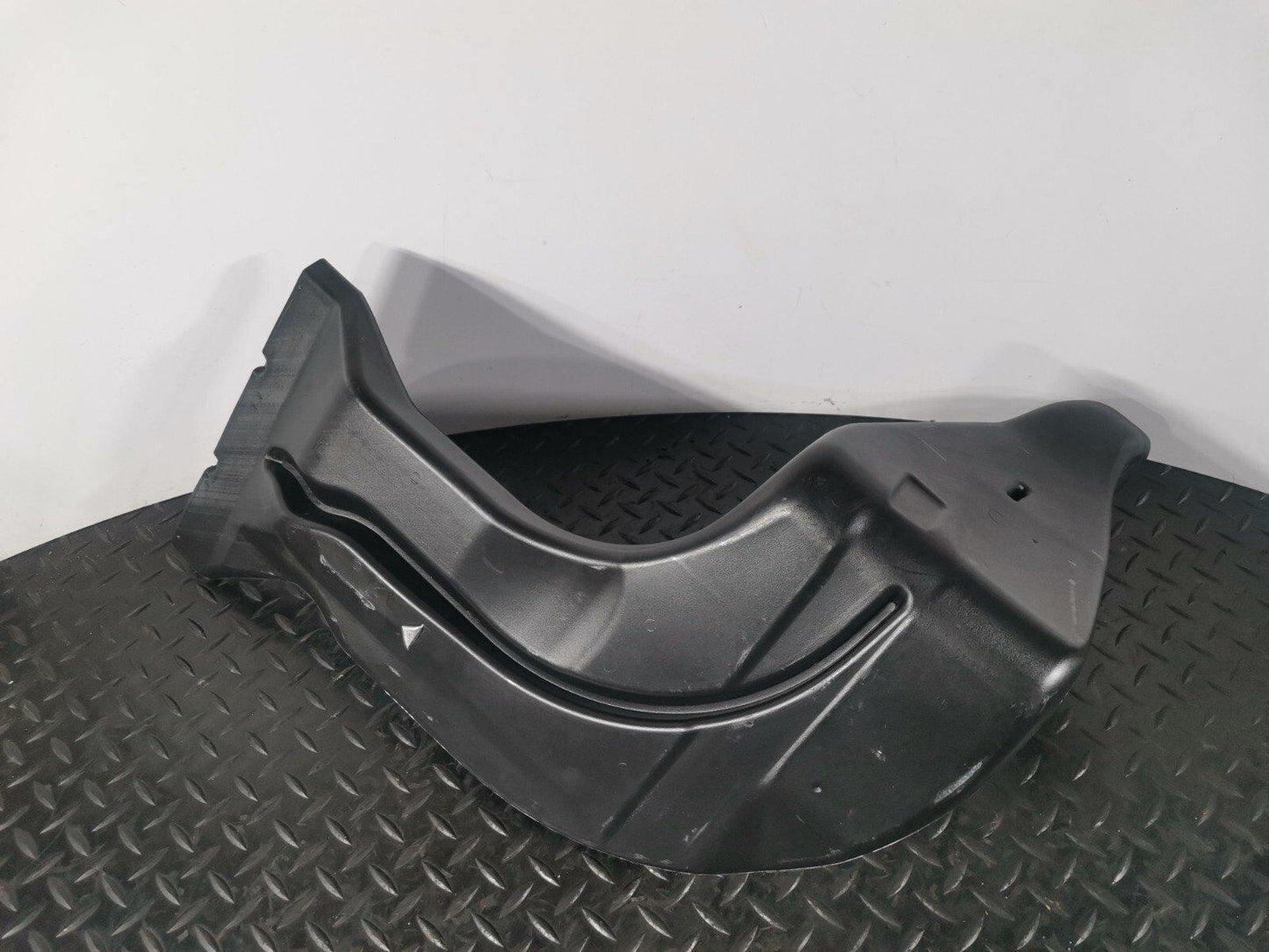 12-18 MERCEDES A-CLASS W176 GENUINE FRONT LEFT N/S AIR VENT PIPE A2468310146