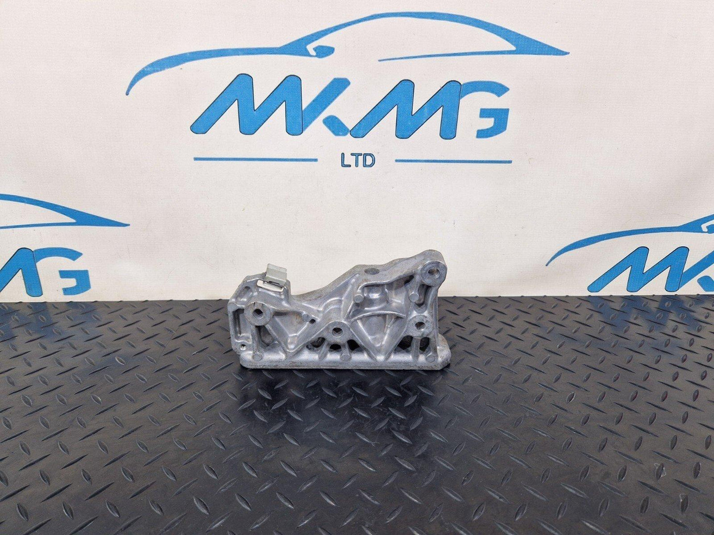 19-ON MERCEDES BENZ A CLASS W177 ENGINE CARRIER BRACKET MOUNT A6542230004