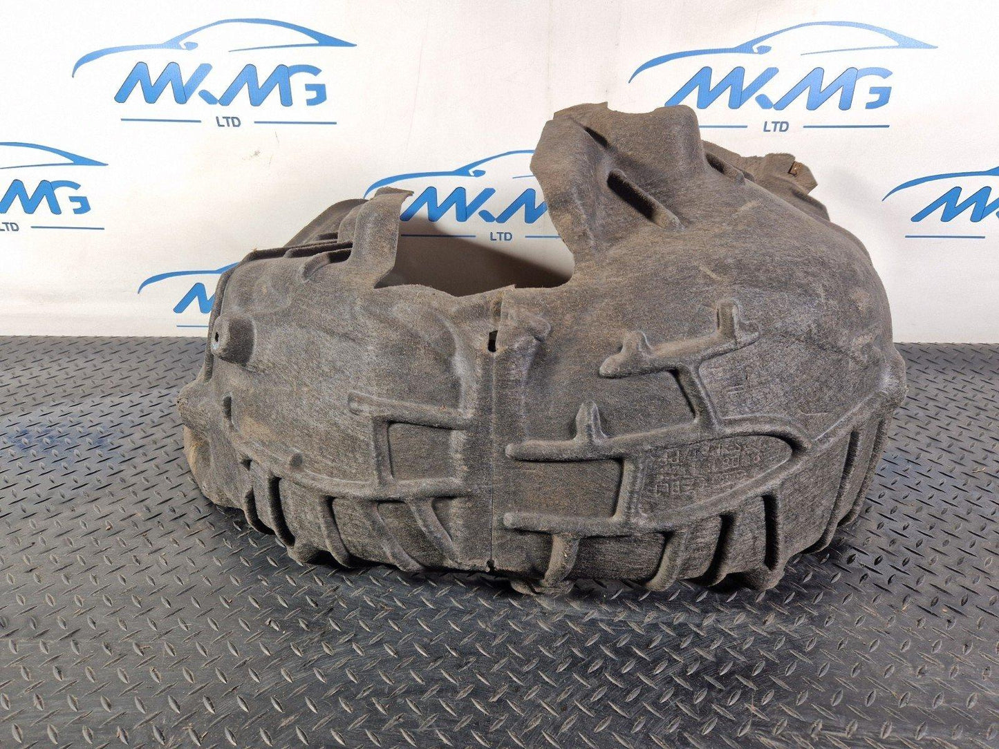 16-19 AUDI A4 B9 REAR RIGHT WHEEL ARCH LINER COVER 8W0810172