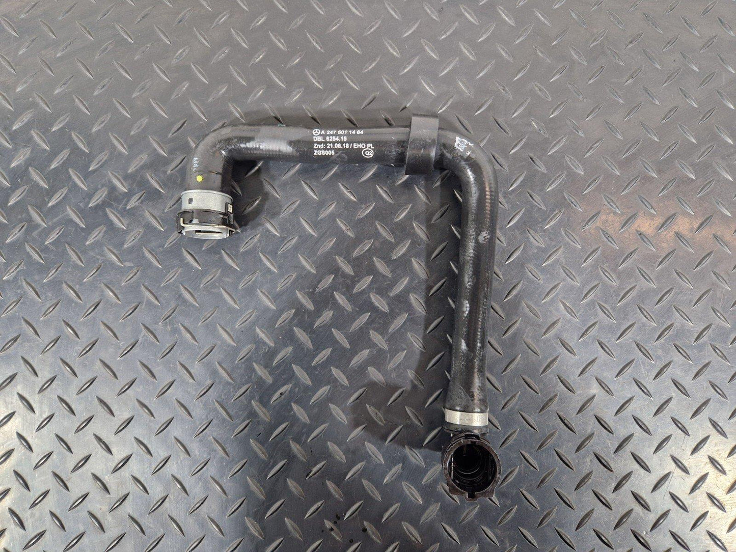 19-ON MERCEDES BENZ CLA C118 COOLANT PIPE HOSE A2475011464