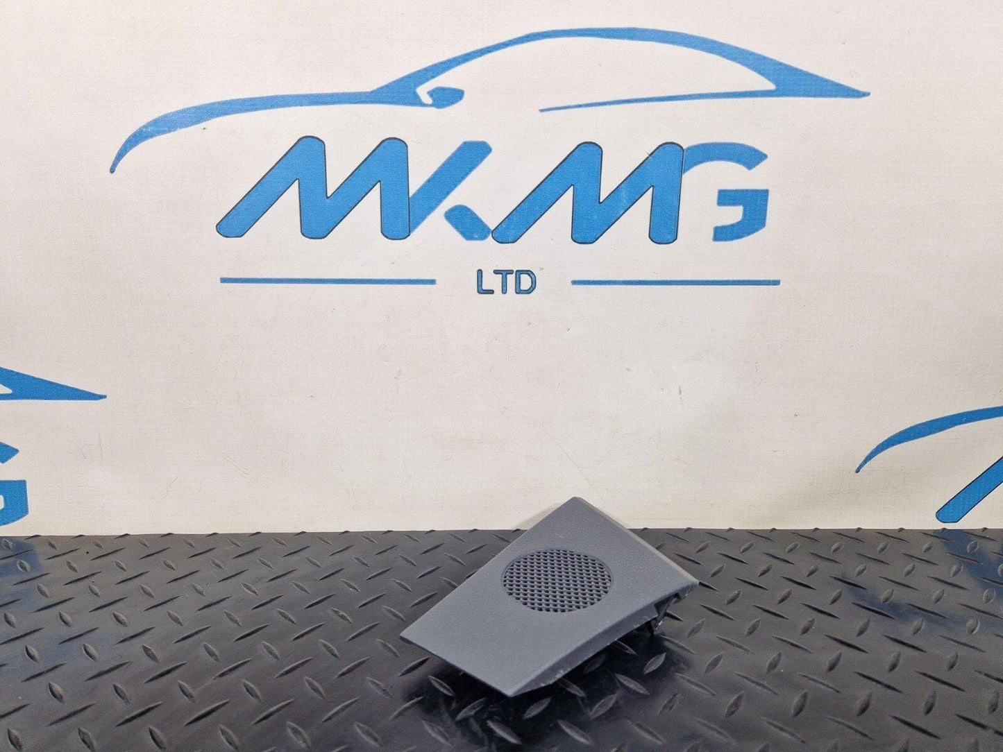 18-ON MERCEDES BENZ SPRINTER W907 OEM RHD RIGHT SPEAKER COVER A91008270400