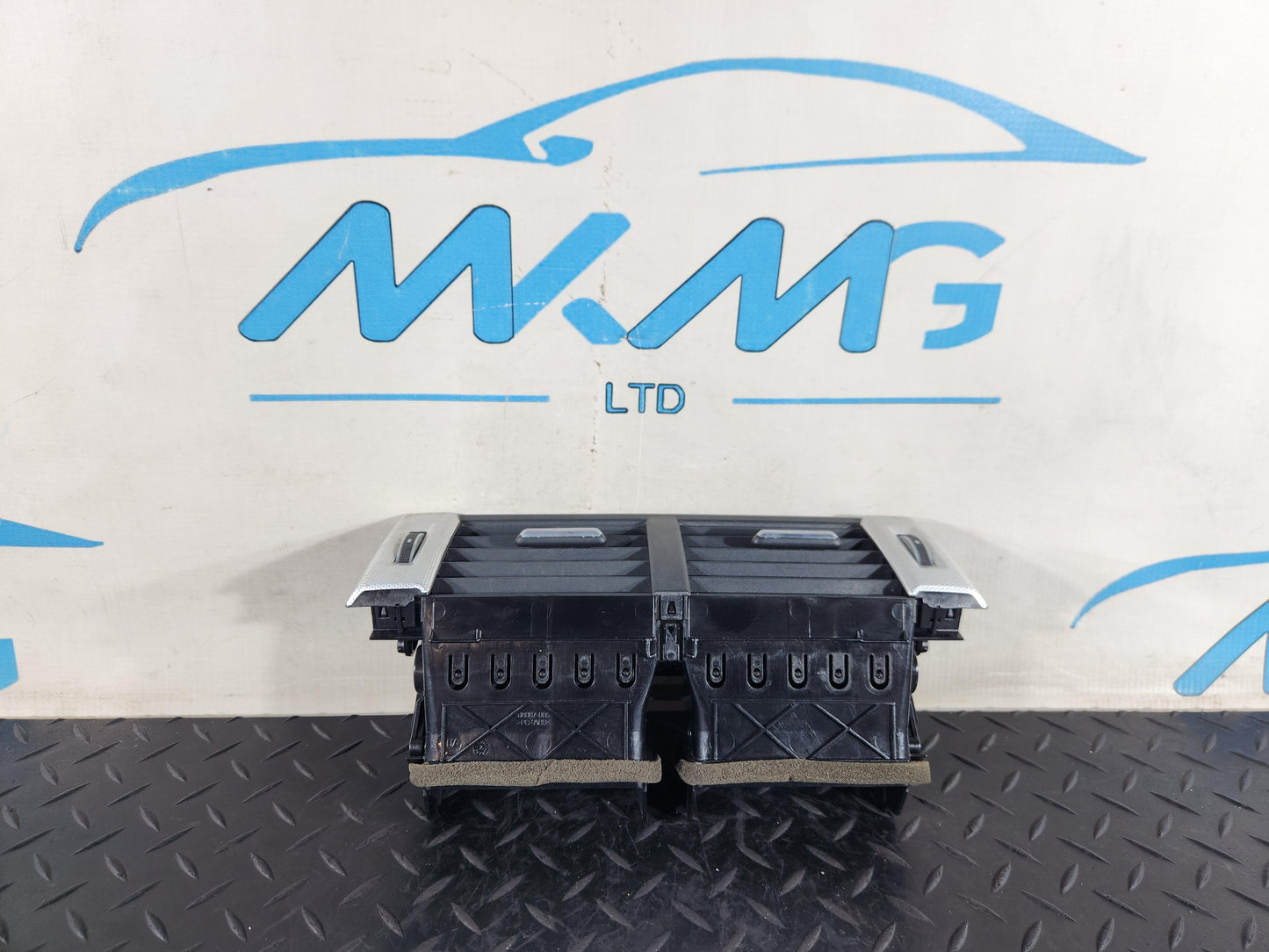 12-18 Land Rover Range Rover Evoque L538 Dashboard Centre Vents GJ32014L21DB