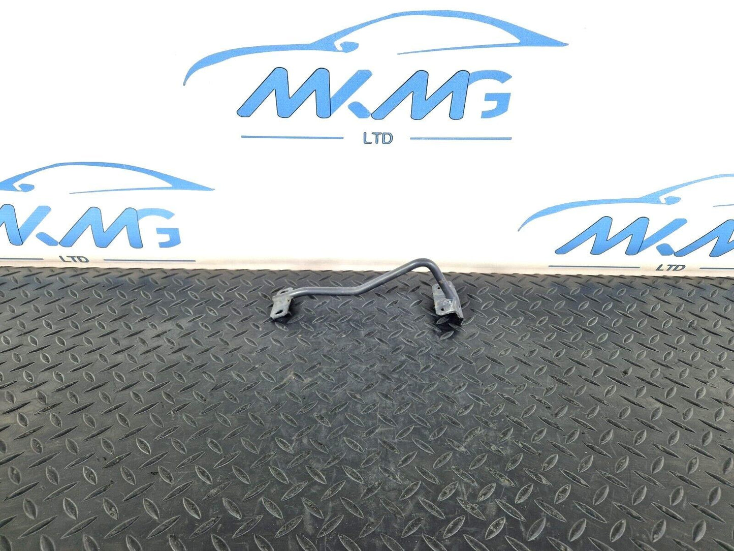 14-21 MERCEDES BENZ C200 W205 FRONT LOCKING STRIKER SUPPORT BRACKET A2058980032