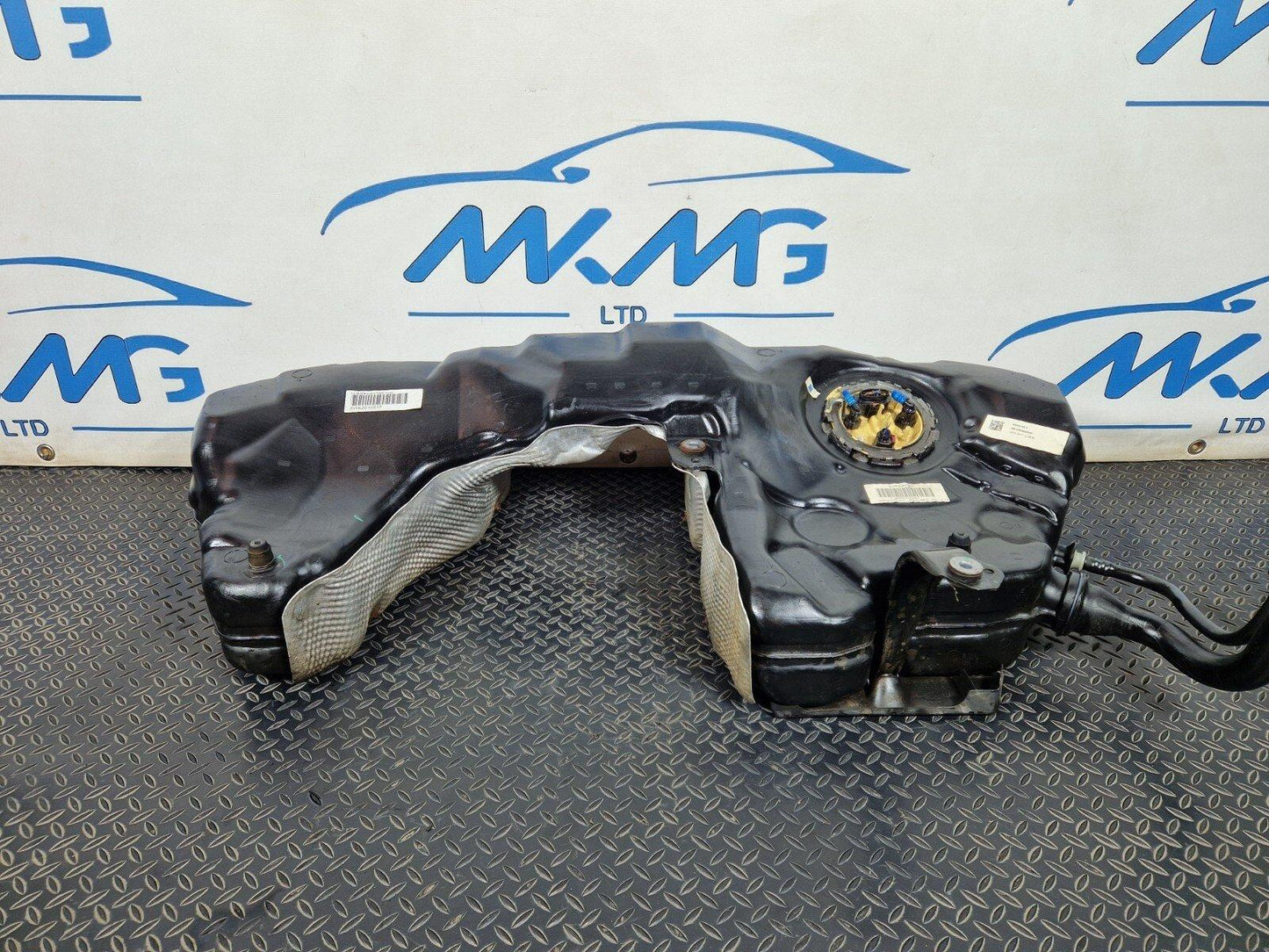 16-23 AUDI A5 F5 QUATTRO GENUINE DIESEL ENGINE FUEL TANK WITH PUMP 8W6201021F