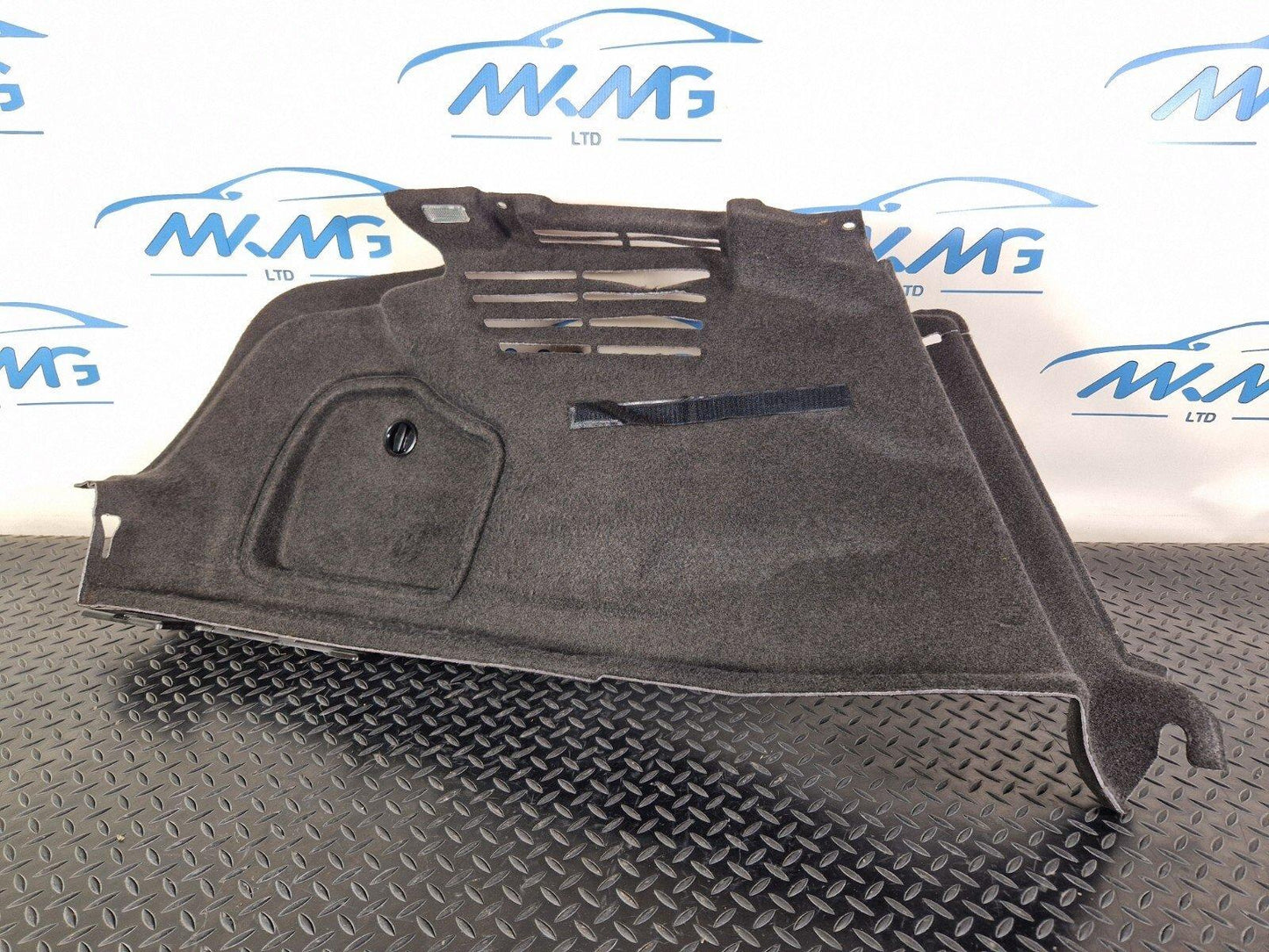 16-19 AUDI A4 B9 GENUINE REAR PASSENGER SIDE BOOT TRIM PANEL 8W5863879