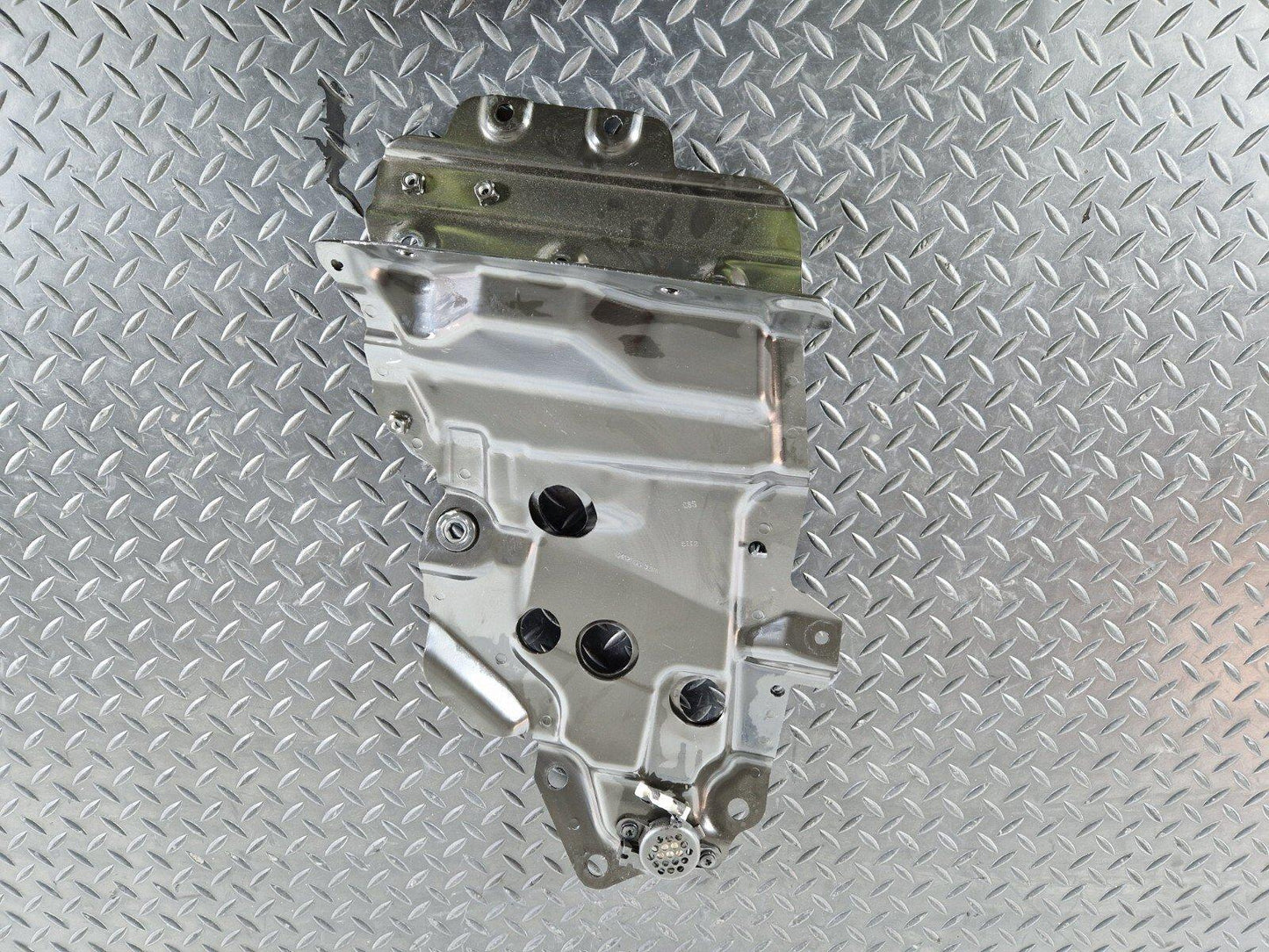 12-17 AUDI S5 CONVERTIBLE REAR RIGHT ROOF MOUNT BRACKET 104021DD31936