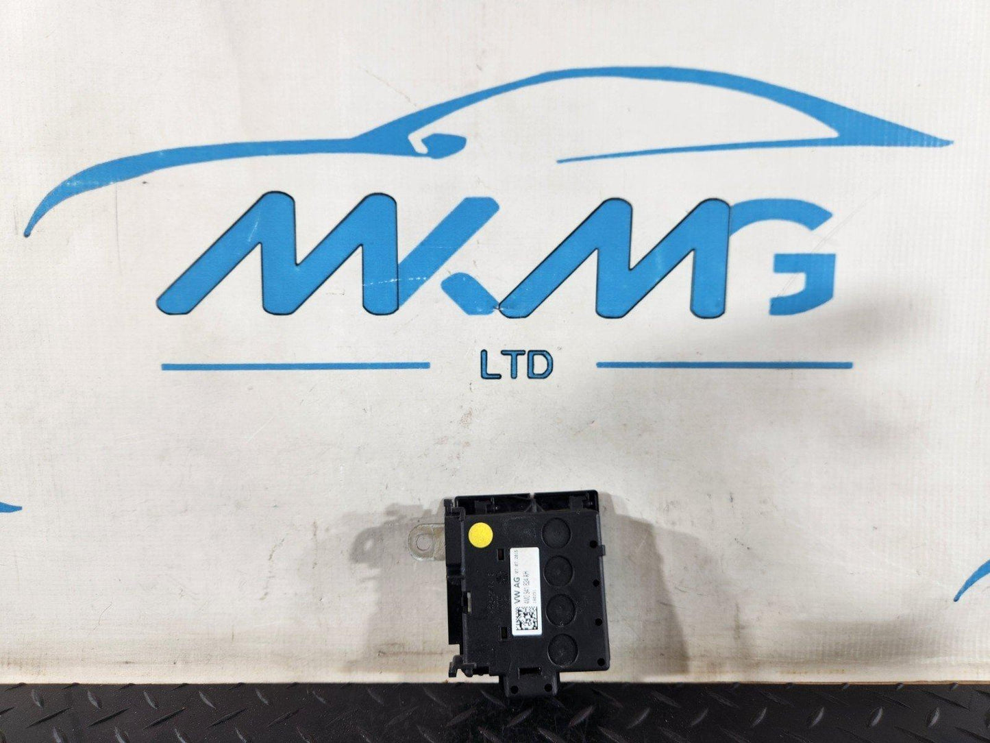 16-20 AUDI Q7 4M GENUINE OEM FUSE BATTERY JUNCTION BOX CONTROL UNIT 4M0941824