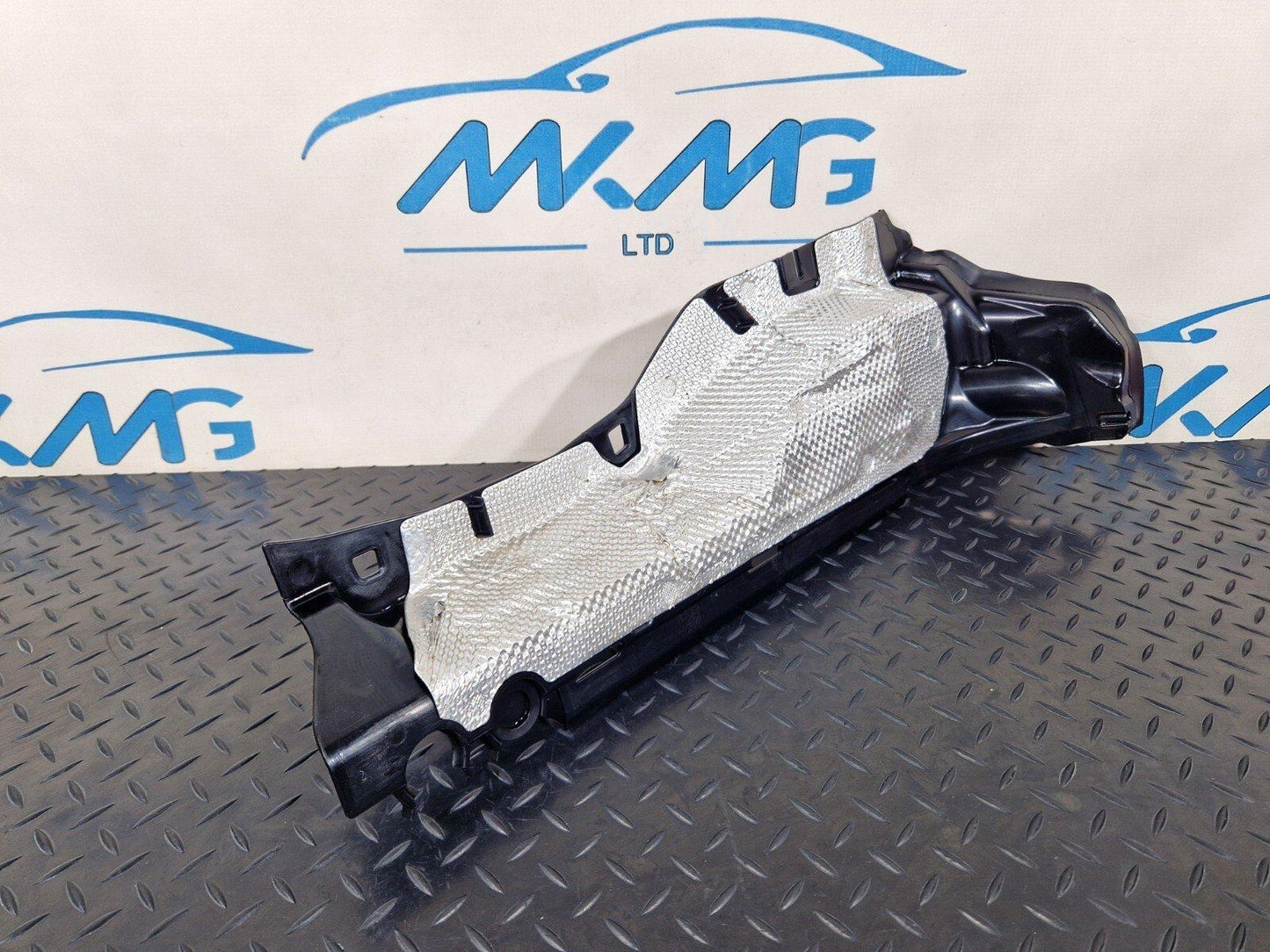19-ON MERCEDES BENZ A CLASS W177 ENGINE BAY PARTITION HEAT SHIELD RIGHT SIDE