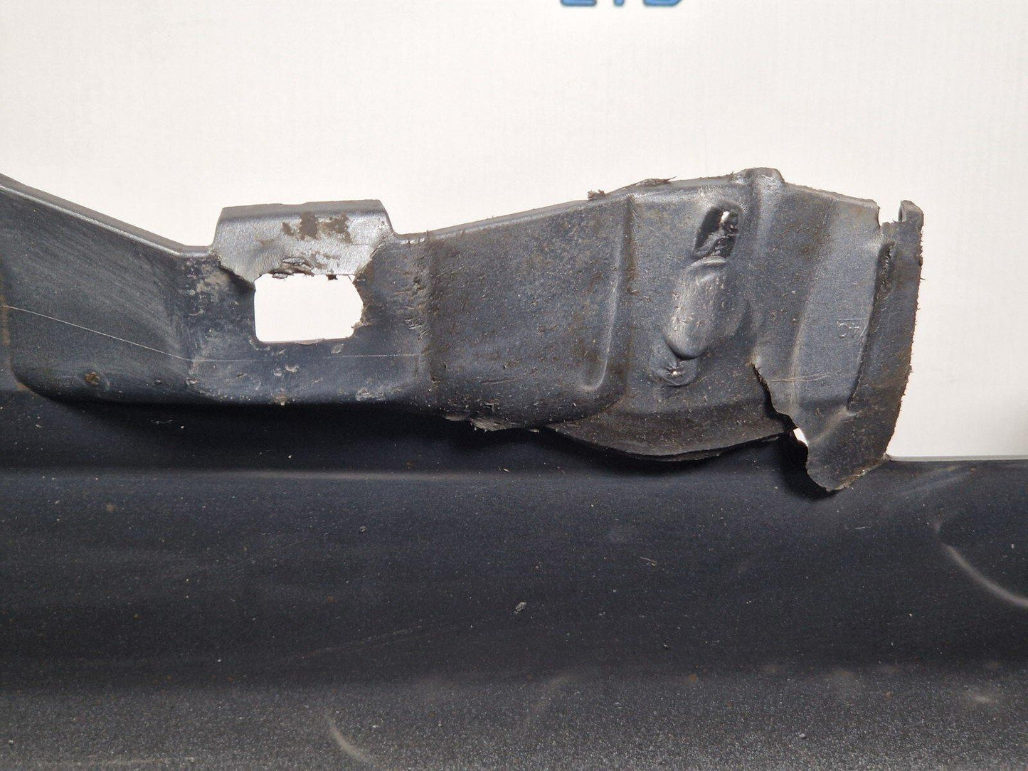 19-ON MERCEDES BENZ B CLASS W247 DRIVERS SIDE MOULDING A1776904601