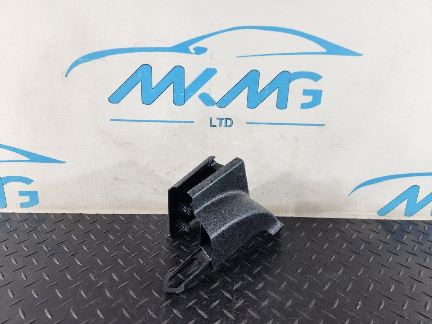 19-ON MERCEDES BENZ B CLASS W247 FRONT SEAT GUIDE RAIL COVER TRIM A2479190500