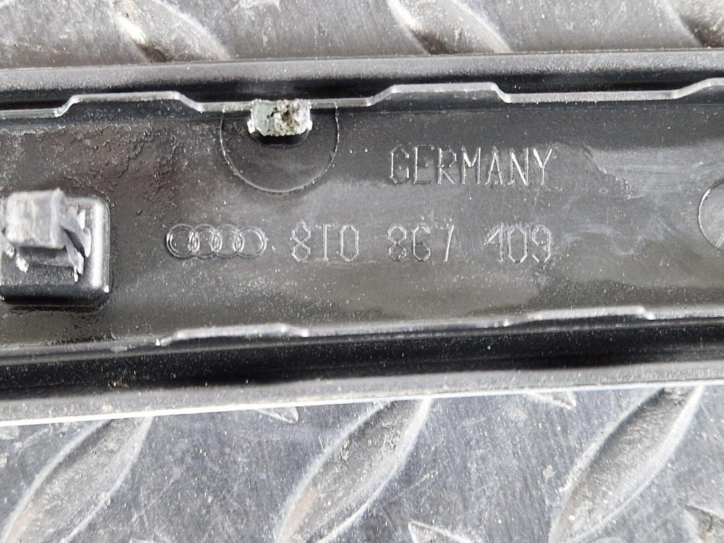 12-17 AUDI S5 CONVERTIBLE FRONT LEFT N/S PASSENGER SIDE DOOR TRIM 8T0867409