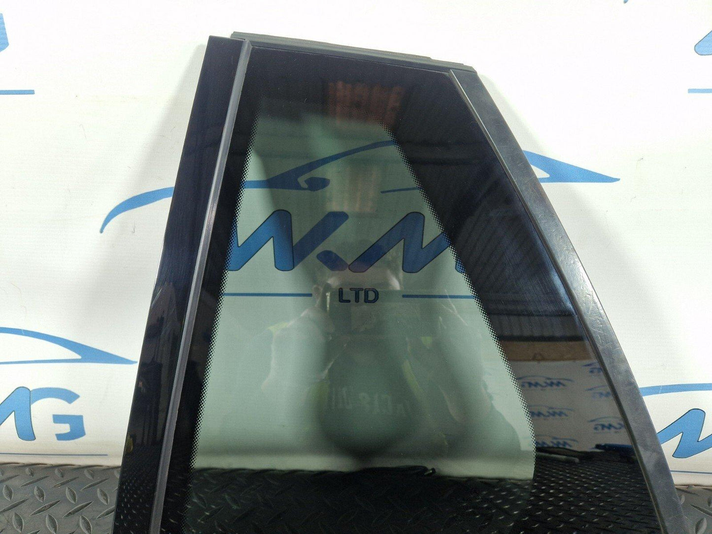 14-21 MERCEDES BENZ C300h W205 OEM REAR LEFT PASSENGER SIDE WINDOW A2057300755