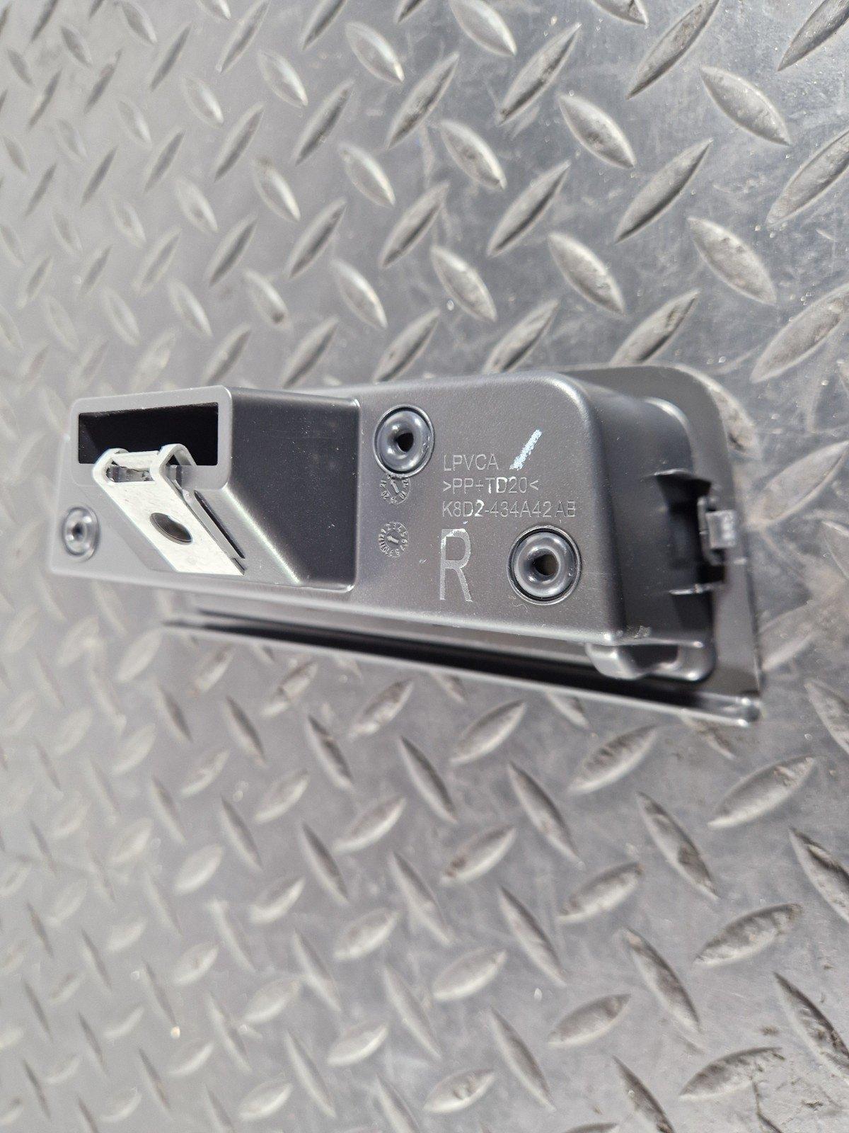 19-ON RANGE ROVER EVOQUE L551 GENUINE FRONT RIGHT DOOR TRIM K8D2434A42