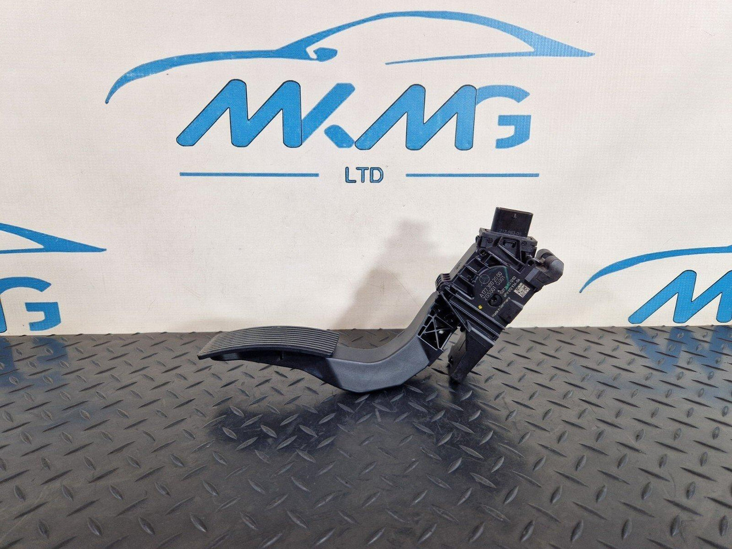 18-ON MERCEDES BENZ A CLASS W177 GENUINE ACCELERATOR THROTTLE PEDAL A1773002000