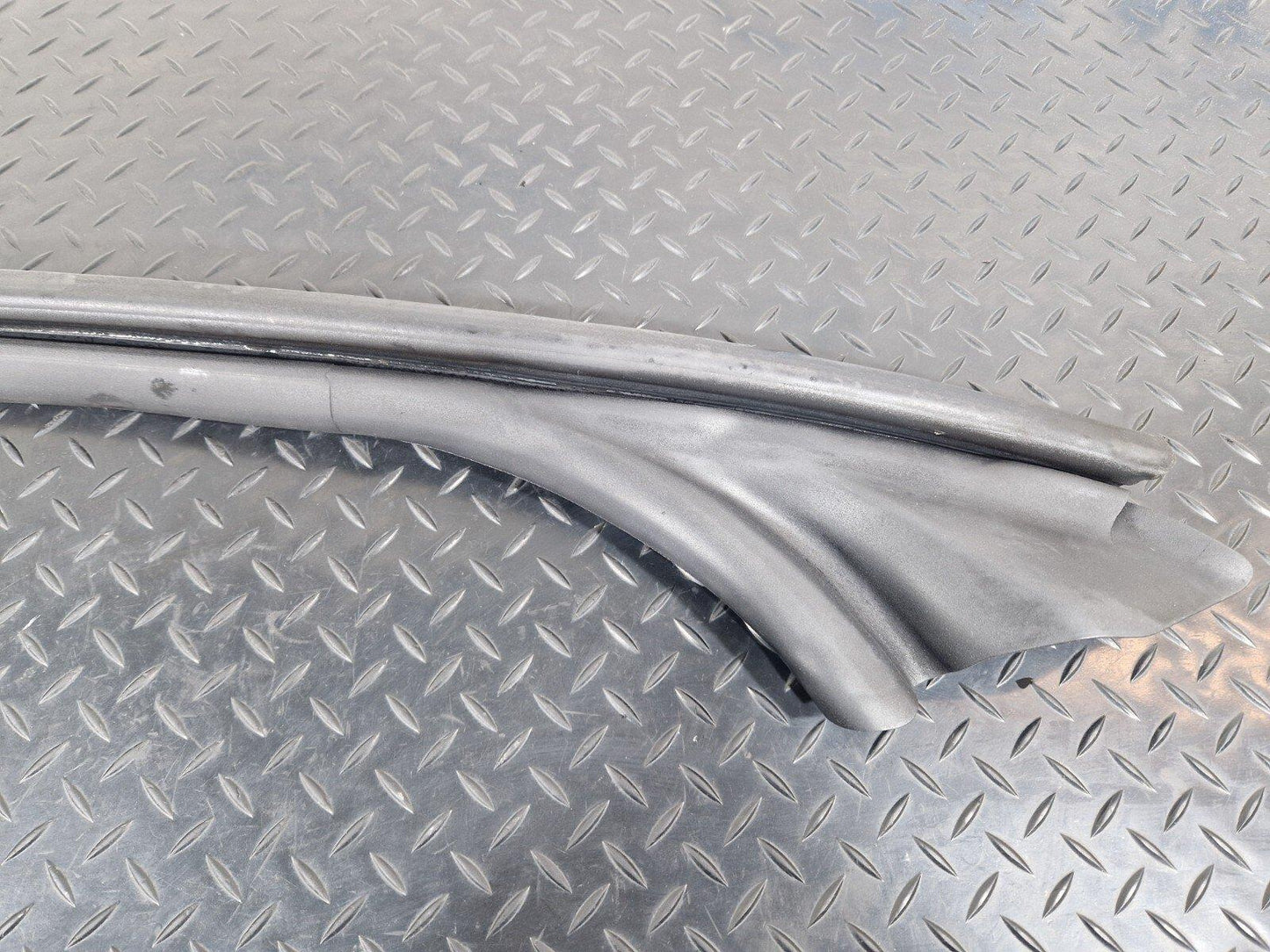 16-24 AUDI A5 F5 FRONT RIGHT INNER UPPER DOOR SEAL RUBBER 8W7831722B