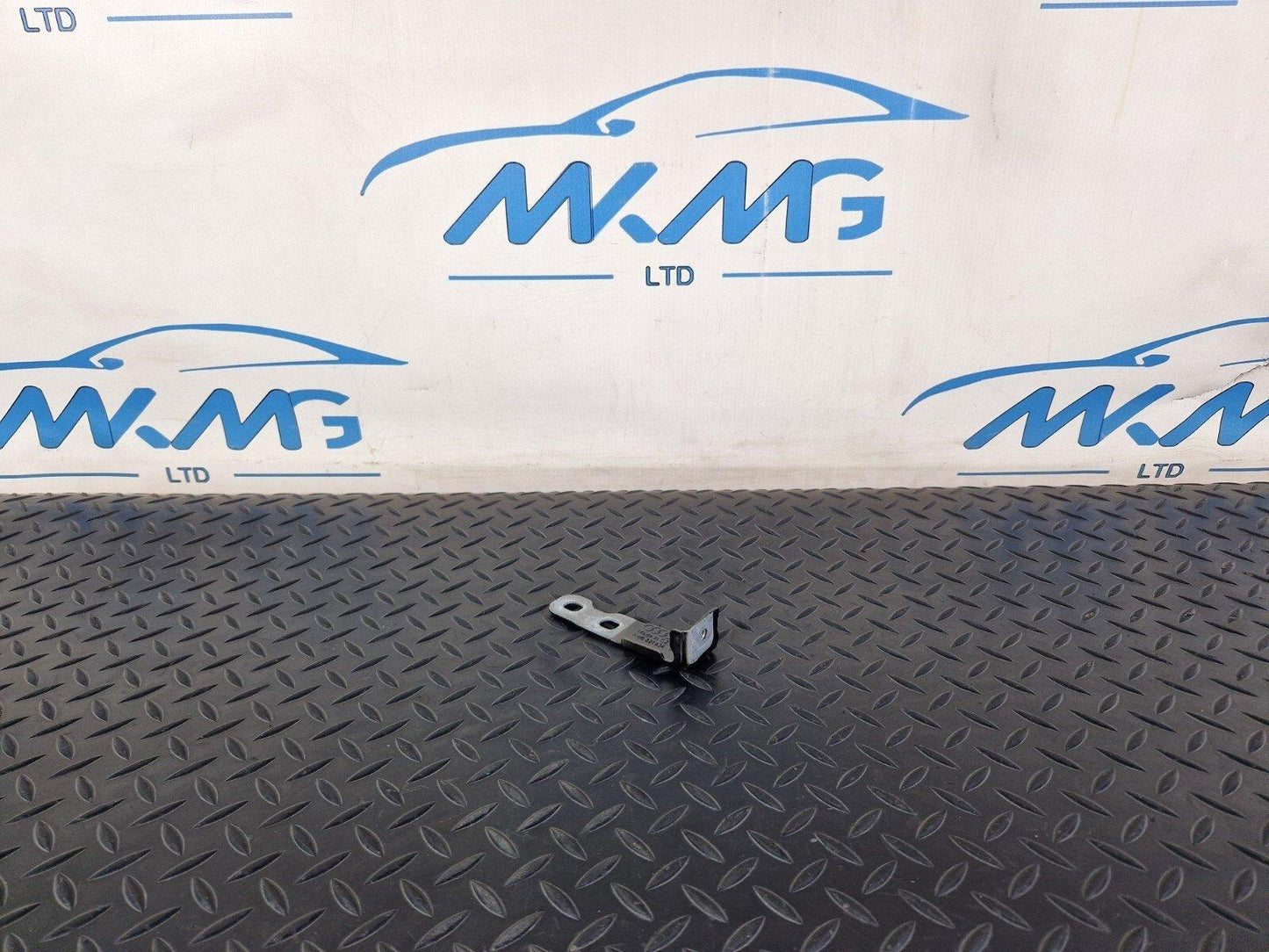 16-24 AUDI A5 F5 COUPE OEM WING FENDER BRACKET FRONT RIGHT 8W6821434