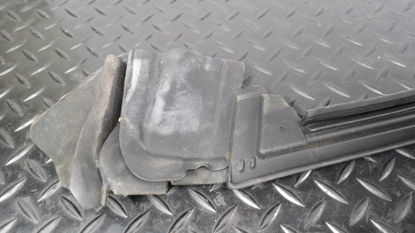 13-19 MERCEDES BENZ CLA W117 C117 REAR RIGHT DRIVER SIDE WINDOW RUBBER SEAL B115