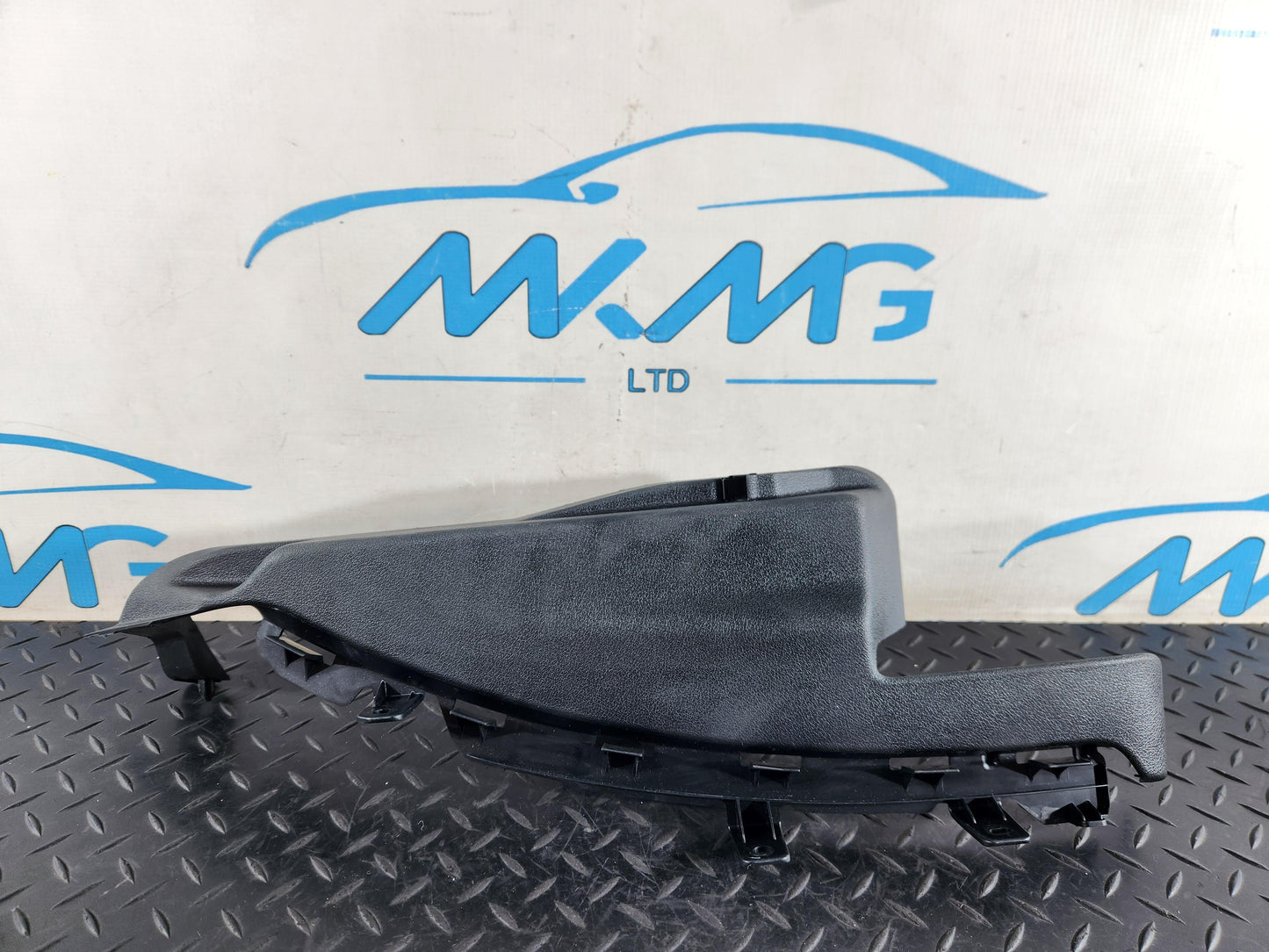 BMW 118i F40 Hatchback Rear Right Parcel Shelf Support Bracket Genuine 7448228
