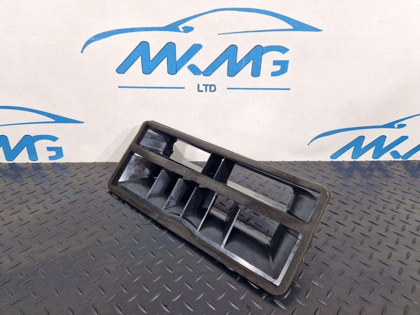 12-18 AUDI A6 C7 GENUINE AIR DUCT CHANNEL 4G2858431
