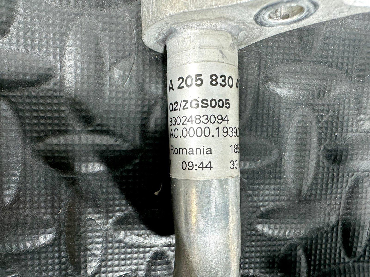 14-21 MERCEDES BENZ C300 W205 A/C PIPES & VALVE A2058307401 A2058307502