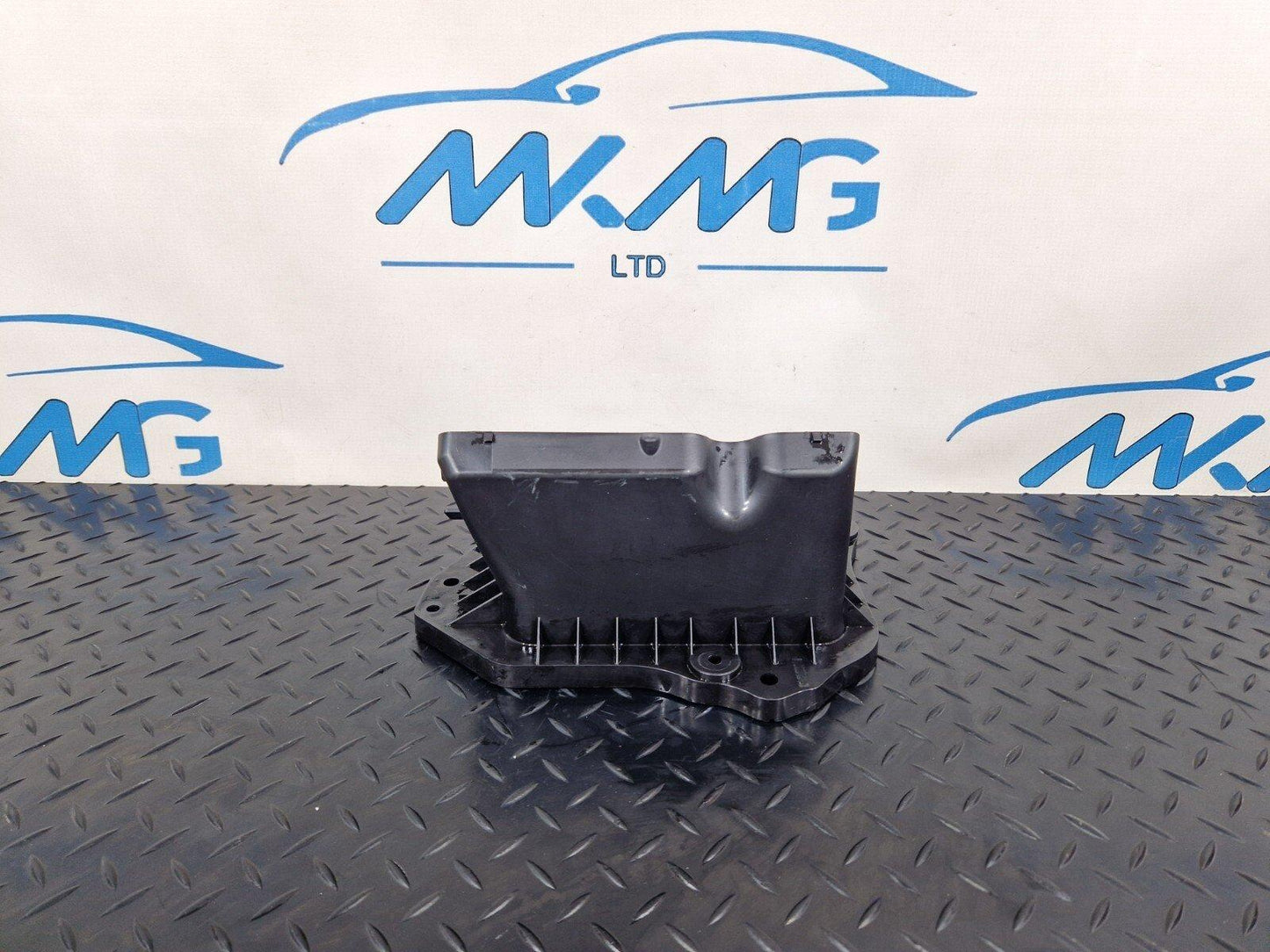 16-24 AUDI A5 F5 CONVERTIBLE GENUINE FRONT AIR INTAKE DUCT VENT 8W2819904A